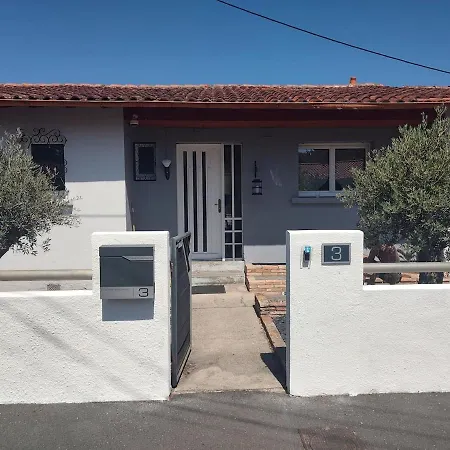 Comfortable House With Garden La Teste-de-Buch