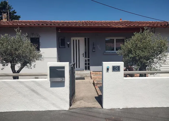 Comfortable House With Garden La Teste-de-Buch